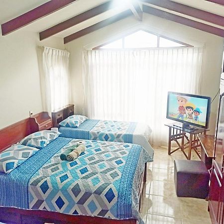 Residencial Moroni - Alojamiento En Cochabamba B&B 외부 사진