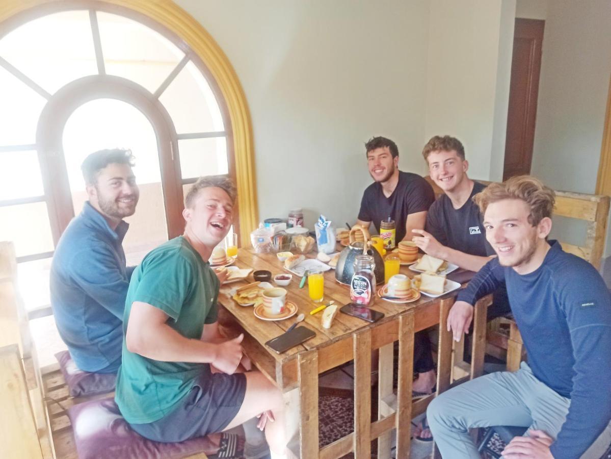 Residencial Moroni - Alojamiento En Cochabamba B&B 외부 사진