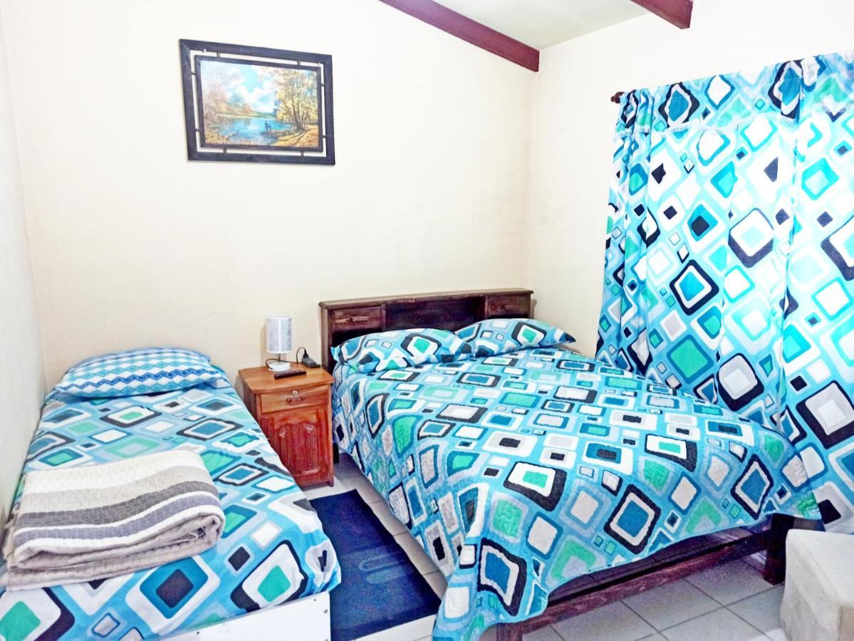 Residencial Moroni - Alojamiento En Cochabamba B&B 외부 사진