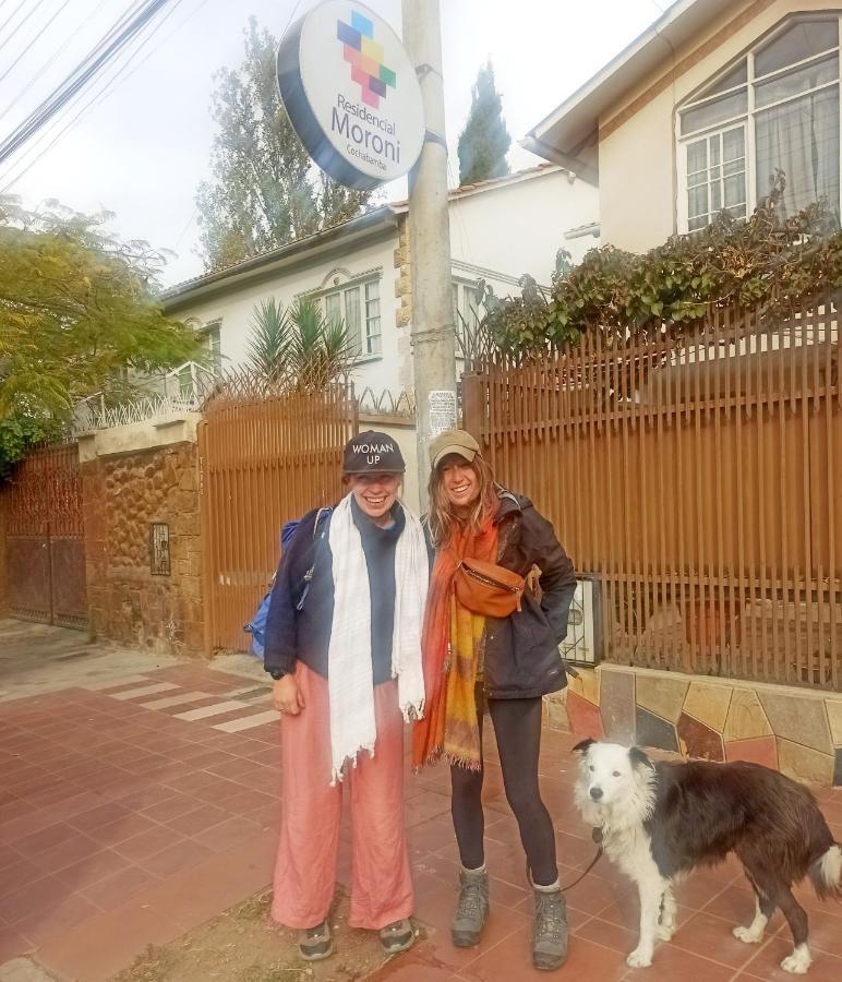 Residencial Moroni - Alojamiento En Cochabamba B&B 외부 사진