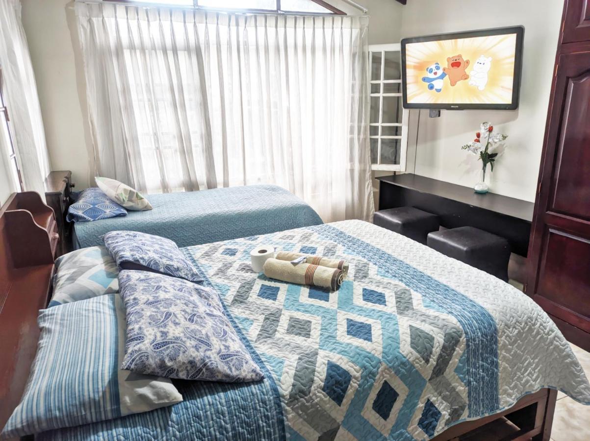 Residencial Moroni - Alojamiento En Cochabamba B&B 외부 사진