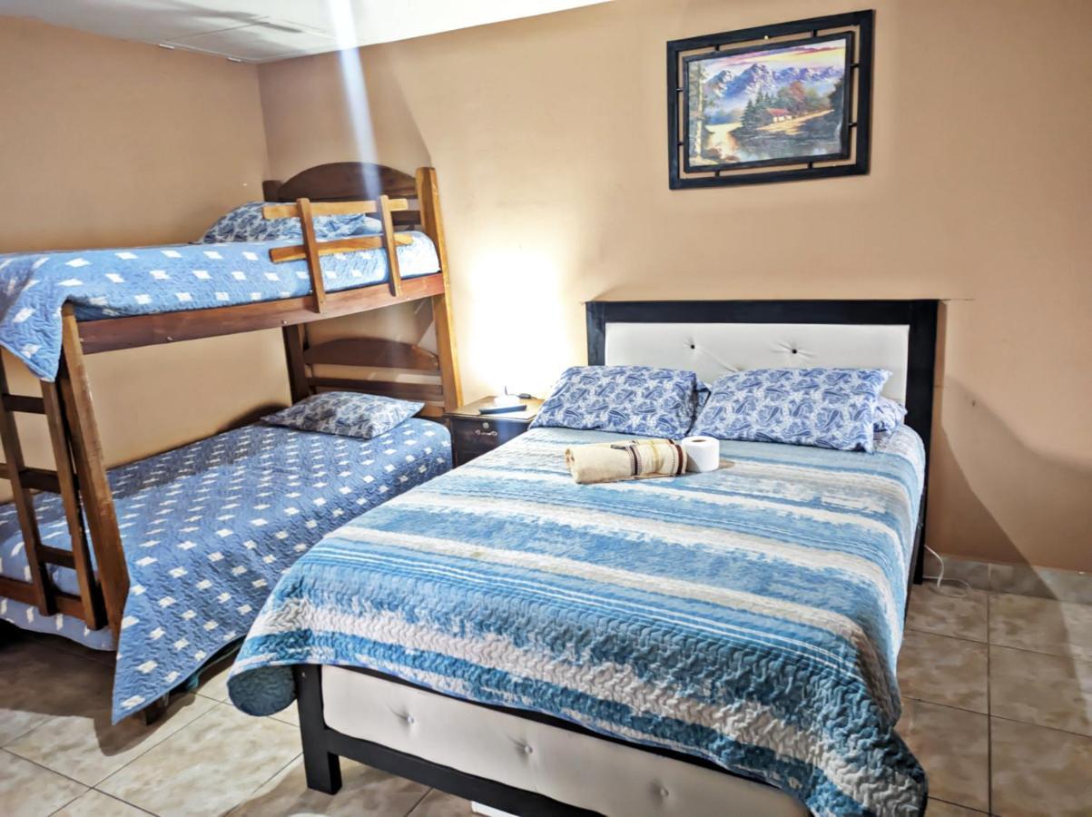 Residencial Moroni - Alojamiento En Cochabamba B&B 외부 사진