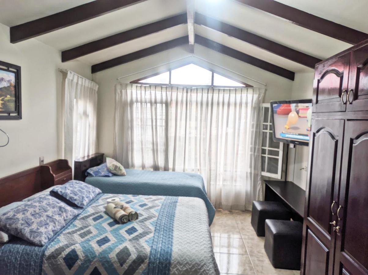 Residencial Moroni - Alojamiento En Cochabamba B&B 외부 사진