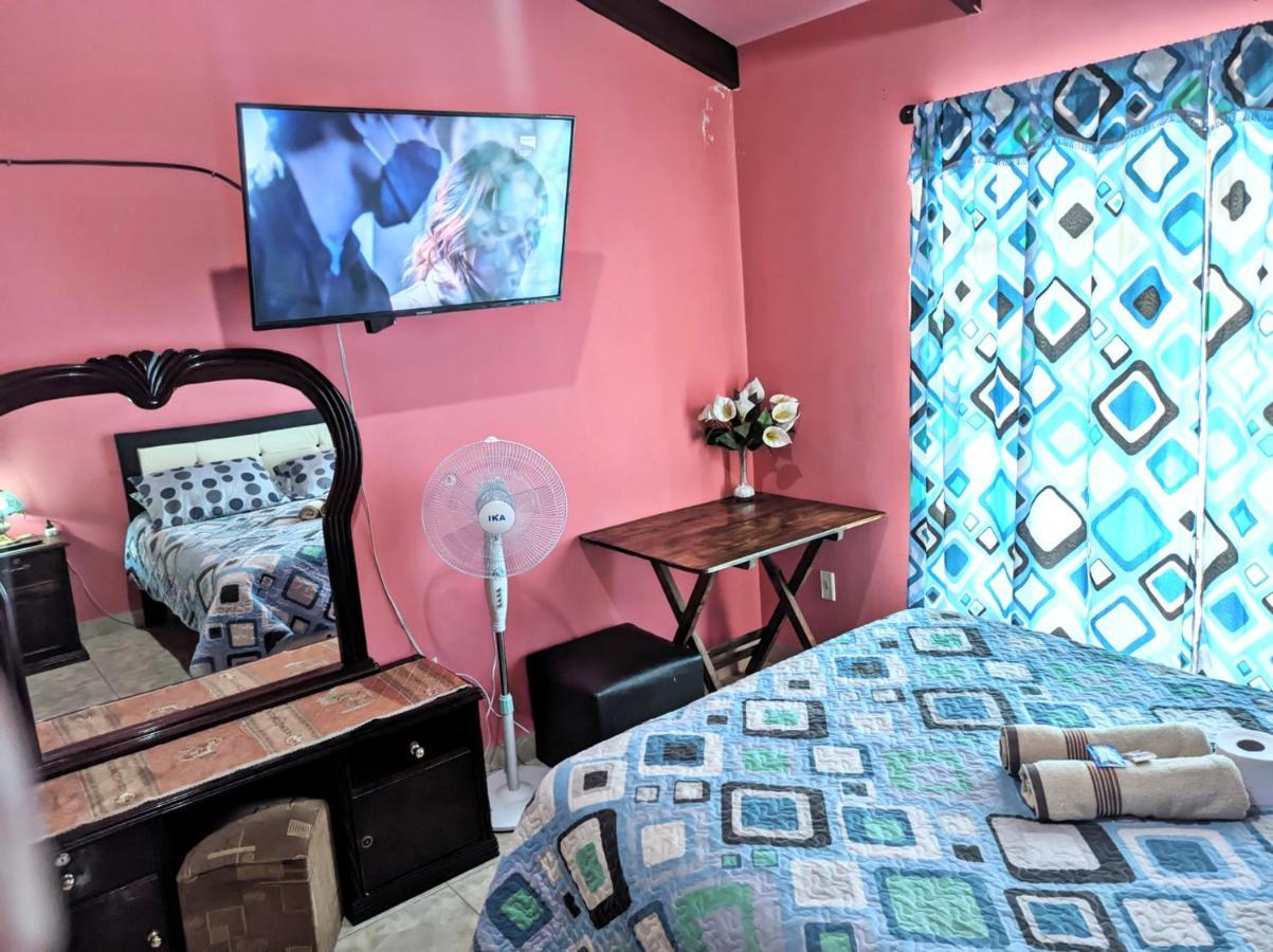 Residencial Moroni - Alojamiento En Cochabamba B&B 외부 사진
