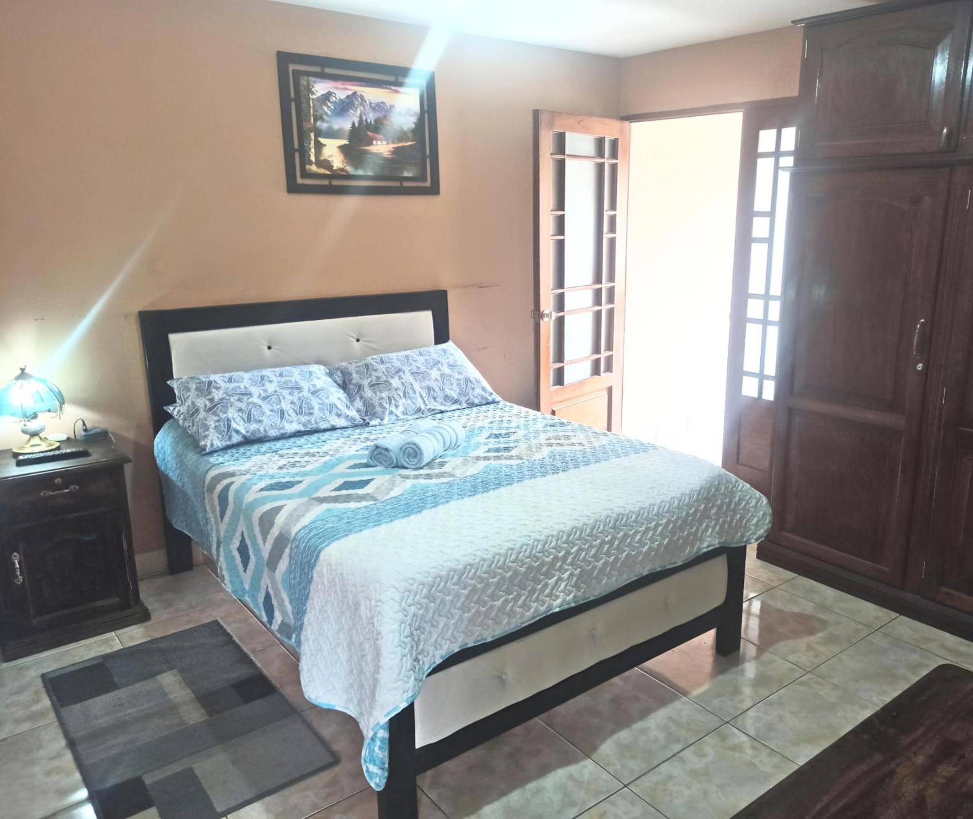 Residencial Moroni - Alojamiento En Cochabamba B&B 외부 사진