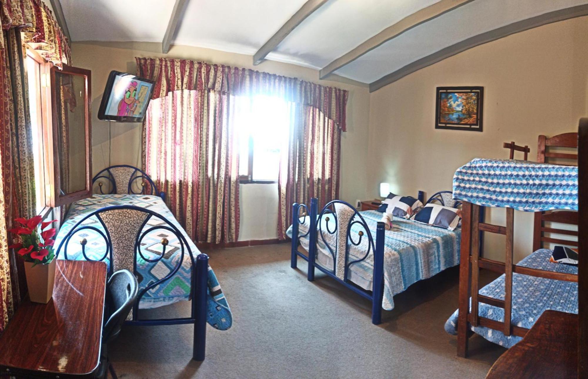 Residencial Moroni - Alojamiento En Cochabamba B&B 외부 사진