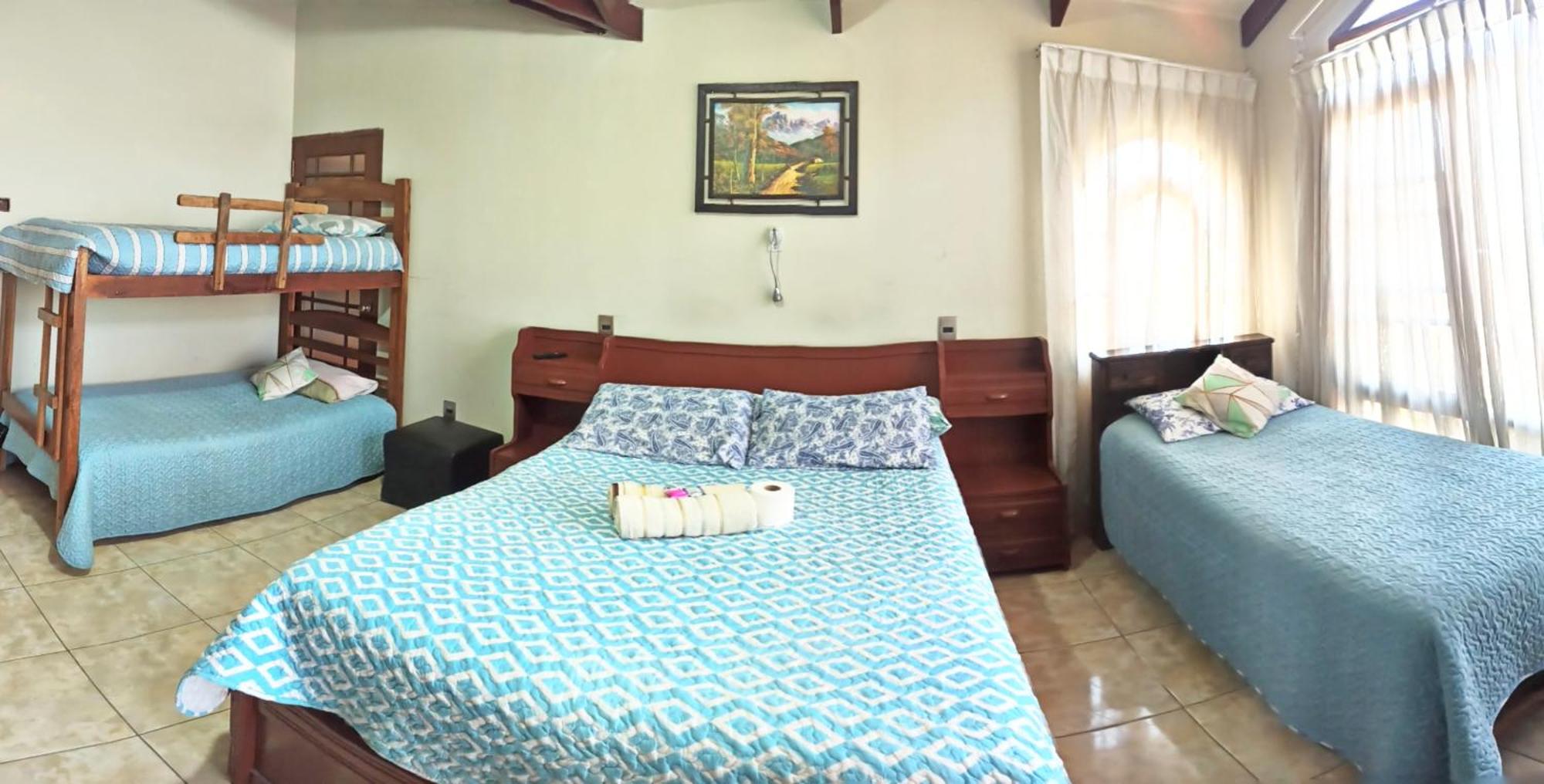 Residencial Moroni - Alojamiento En Cochabamba B&B 외부 사진