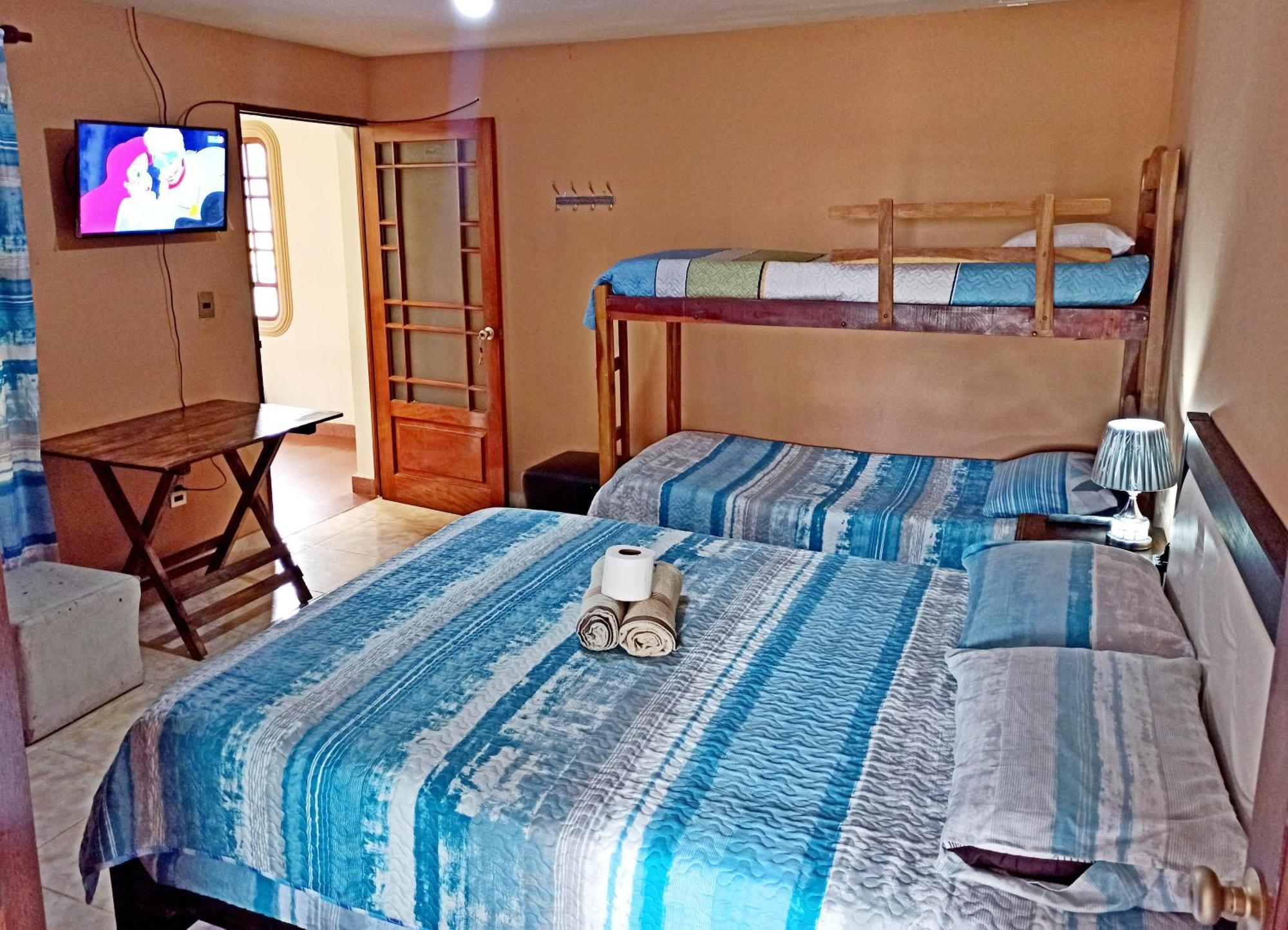 Residencial Moroni - Alojamiento En Cochabamba B&B 외부 사진